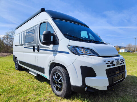 Exterieur des campernauten wohnmobilverkauf erfurtcarado cv600pro+ 514 gt